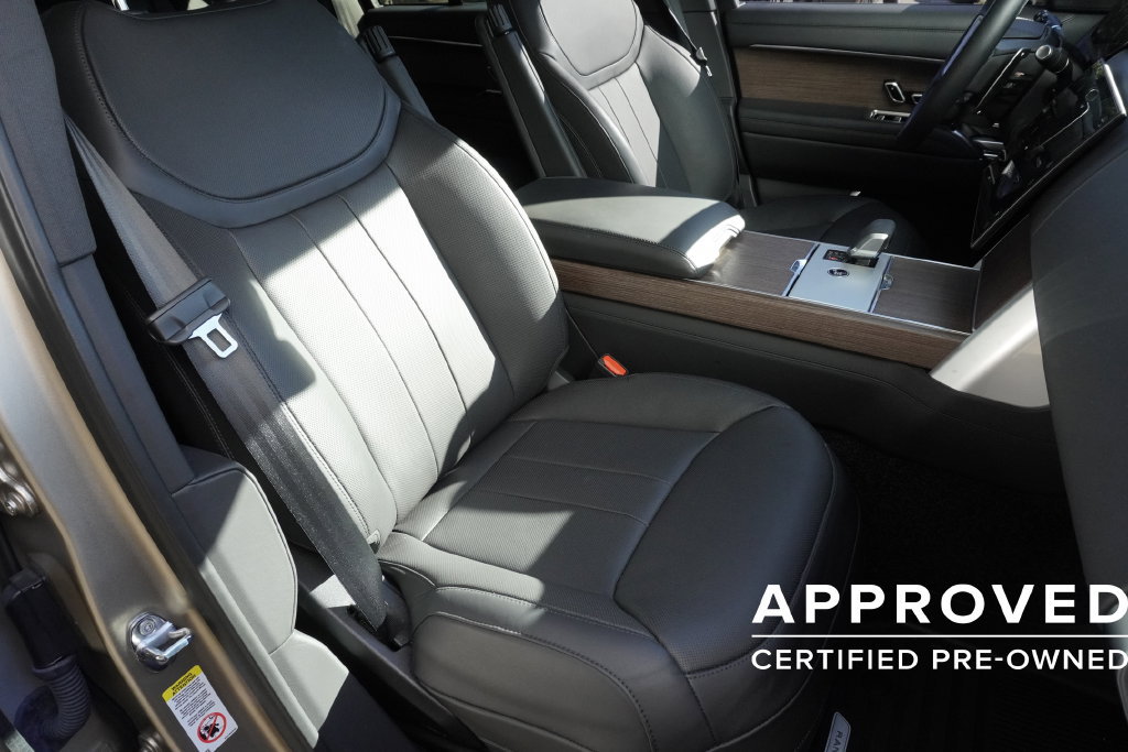 Used 2026 Land Rover Range Rover SE AWD/4WD image 24