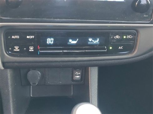 Used 2019 Toyota Corolla LE image 20