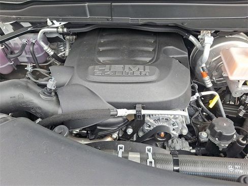 Used 2024 RAM 2500 Tradesman w/ Chrome Appearance Group image 28