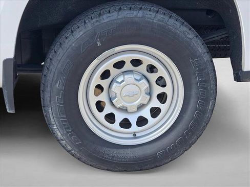 Used 2024 Chevrolet Silverado 1500 W/T w/ WT Value Package AWD/4WD image 14