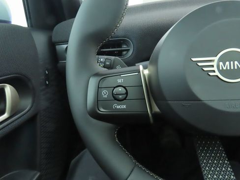 Used 2026 MINI Cooper 4-Door Hardtop FWD image 17
