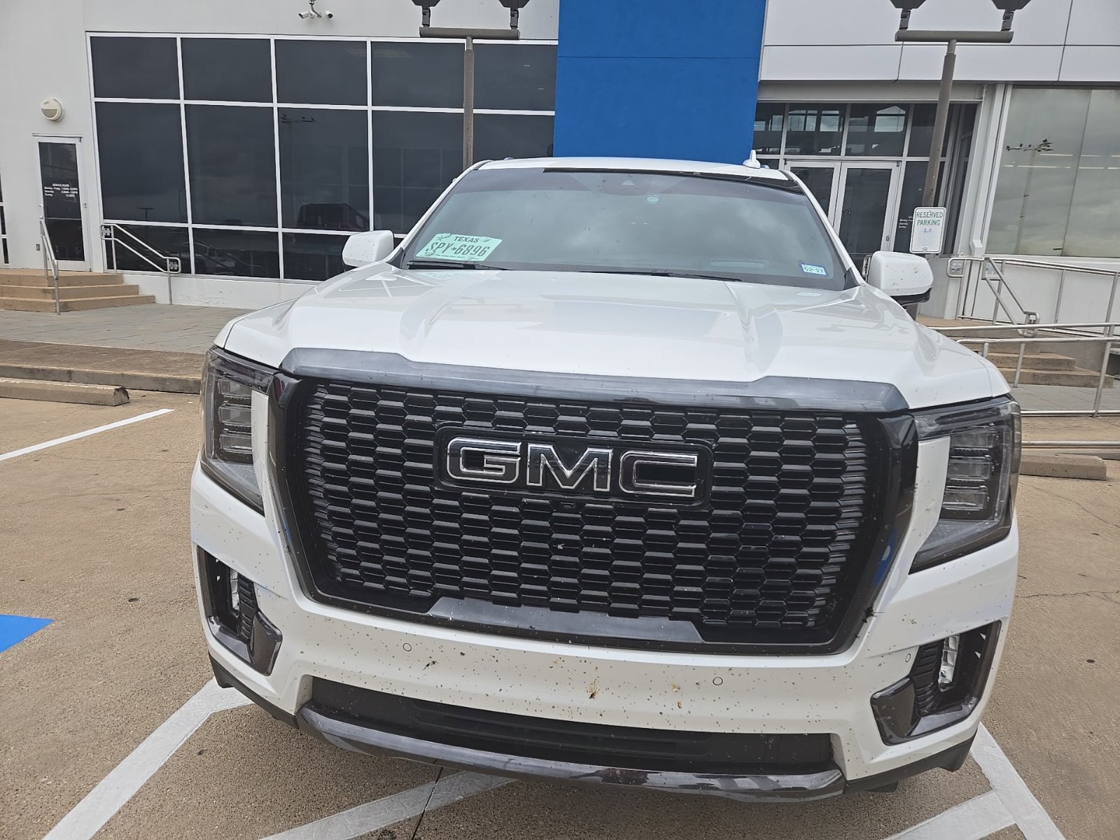 Used 2023 GMC Yukon XL Denali Ultimate w/ LPO, Floor Liner Package AWD/4WD image 2