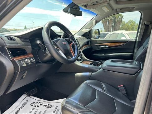 Used 2017 Cadillac Escalade ESV Premium Luxury AWD/4WD image 14