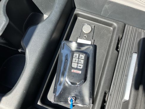 Certified 2023 Honda Odyssey Touring image 40