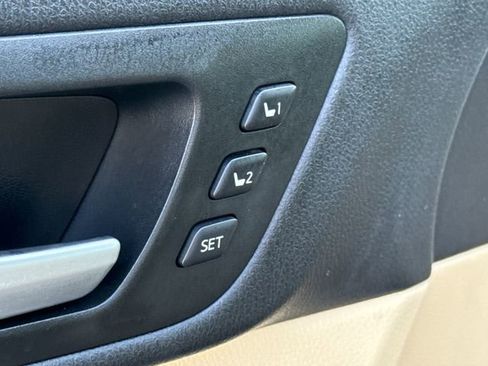 Used 2017 Toyota Highlander Limited FWD image 25