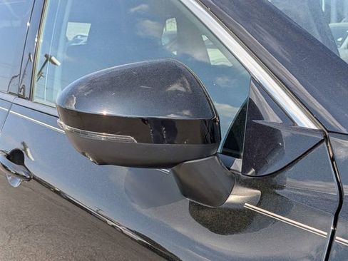 Used 2021 Nissan Rogue SV image 12