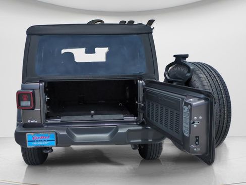 Used 2024 Jeep Wrangler Unlimited Sport AWD/4WD image 9