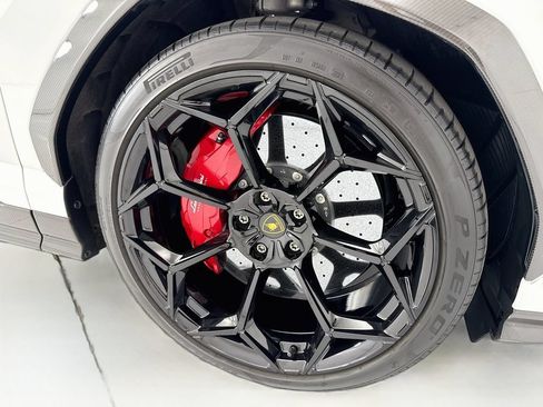 Used 2023 Lamborghini Urus Performante AWD/4WD image 31