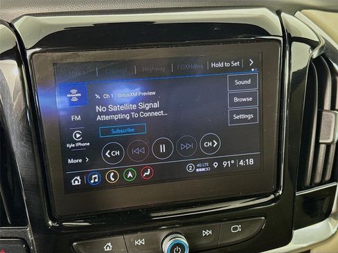 Used 2023 Chevrolet Traverse Premier FWD image 16