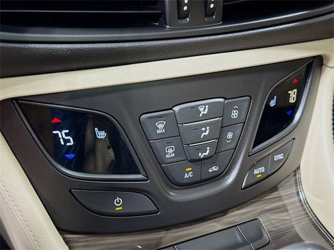Used 2020 Buick Envision Essence w/ Experience Buick Package image 18