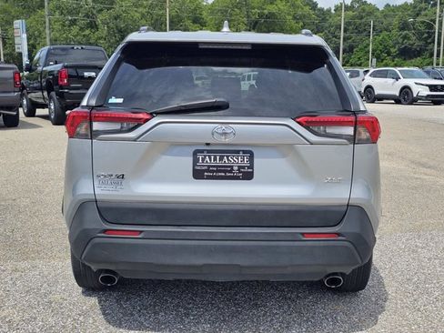 Used 2021 Toyota RAV4 XLE FWD image 11