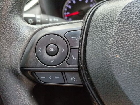 Used 2021 Toyota RAV4 XLE w/ Convenience Package FWD image 23