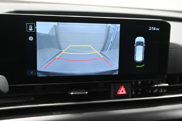 Used 2025 Kia Carnival FWD image 26