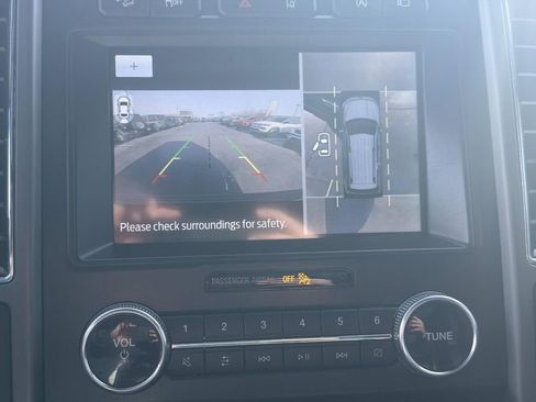 Used 2021 Ford Expedition XLT image 35