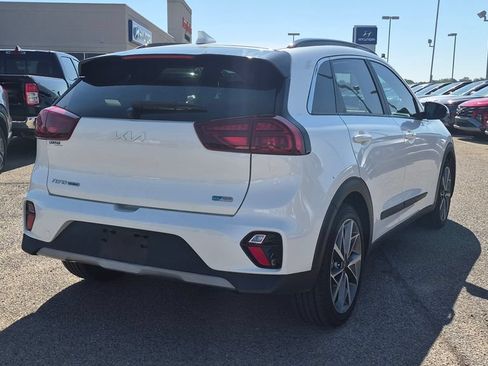 Used 2022 Kia Niro Touring Special Edition FWD image 3