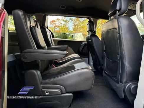 Used 2019 Dodge Grand Caravan SXT image 22
