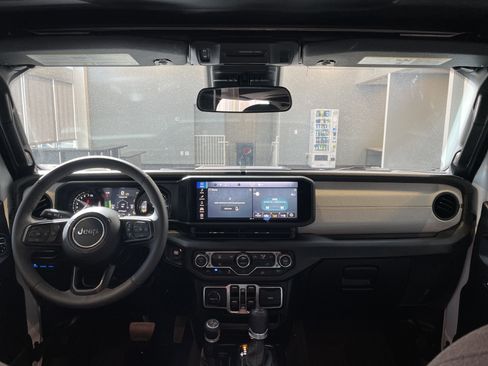 Used 2025 Jeep Wrangler Sport S image 31