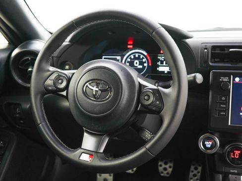Used 2025 Toyota GR86 Premium w/ Performance Package RWD image 14