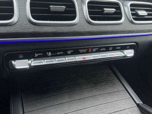 Used 2022 Mercedes-Benz GLE 350 4MATIC w/ Premium Package image 25