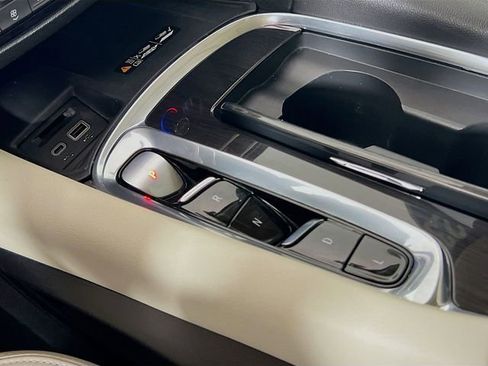 Used 2023 Buick Enclave Essence w/ Experience Buick Package image 18