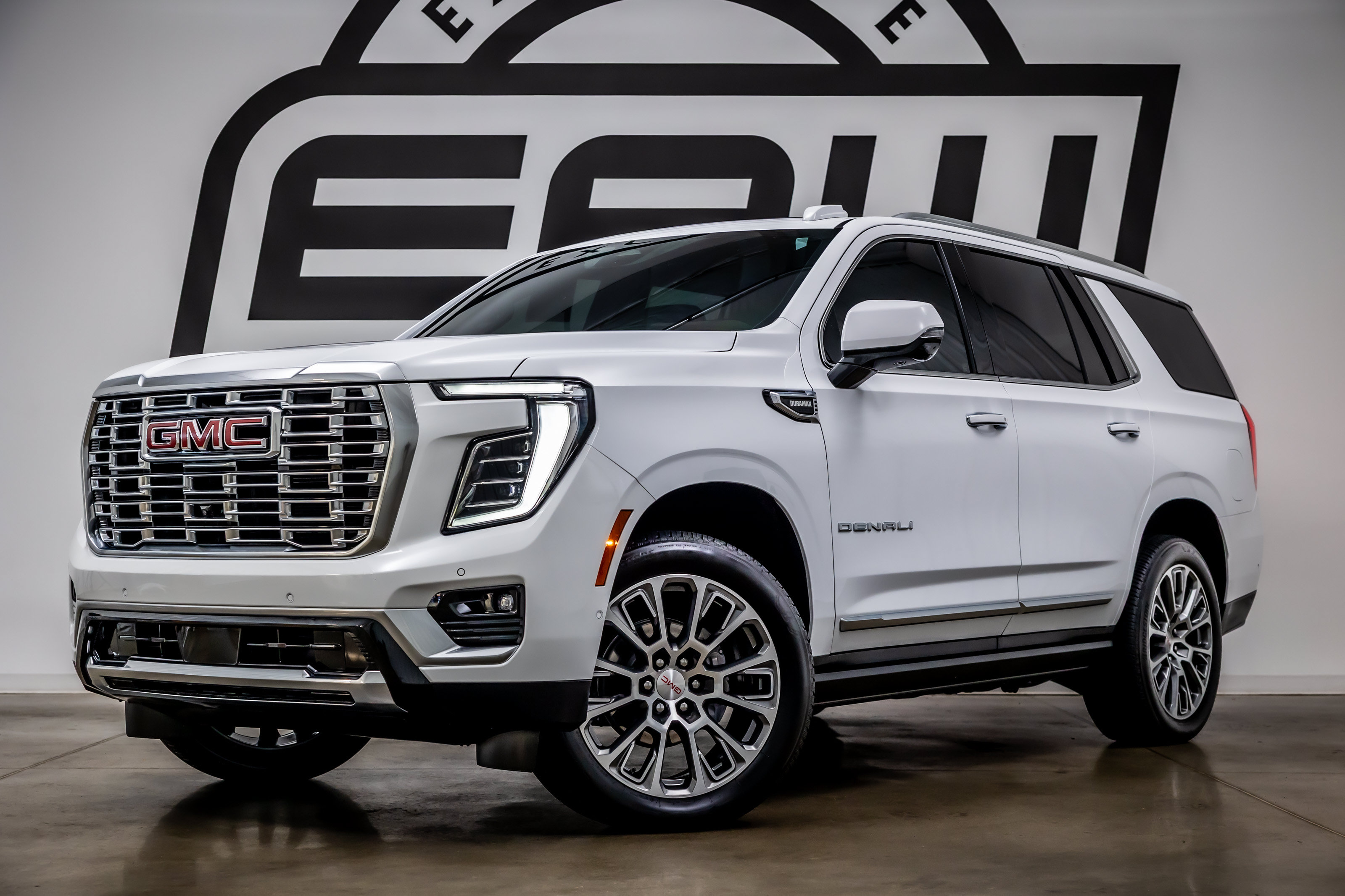 Used 2026 GMC Yukon Denali w/ Denali Reserve Package AWD/4WD image 1