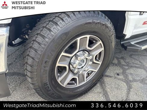 Used 2023 Ford F350 Lariat AWD/4WD image 4