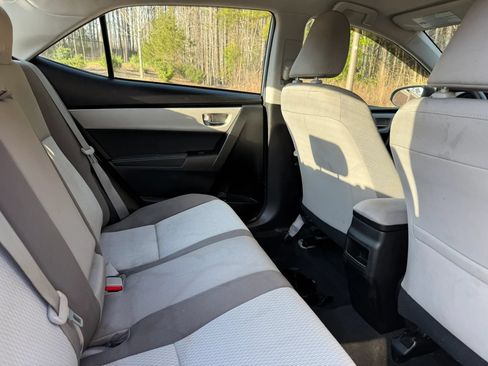 Used 2018 Toyota Corolla LE FWD image 20