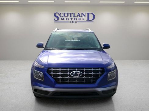 Used 2024 Hyundai Venue SEL image 3