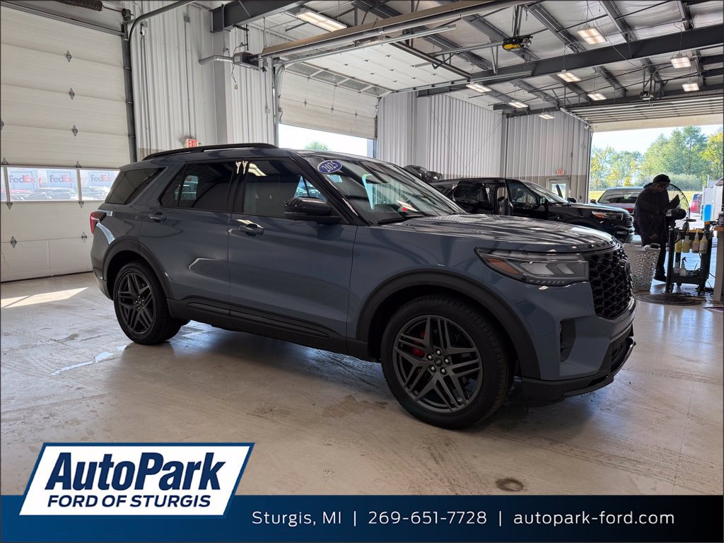 Certified 2025 Ford Explorer ST AWD/4WD image 1