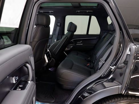 New 2025 Land Rover Range Rover SE AWD/4WD image 18