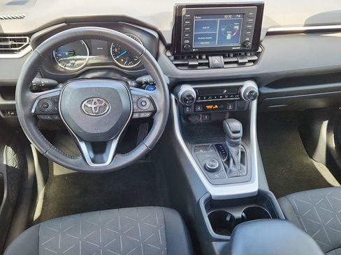 Used 2020 Toyota RAV4 XLE w/ Convenience Package AWD/4WD image 9