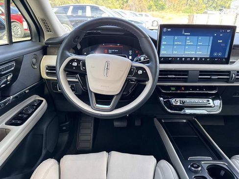 New 2026 Lincoln Corsair Reserve image 17