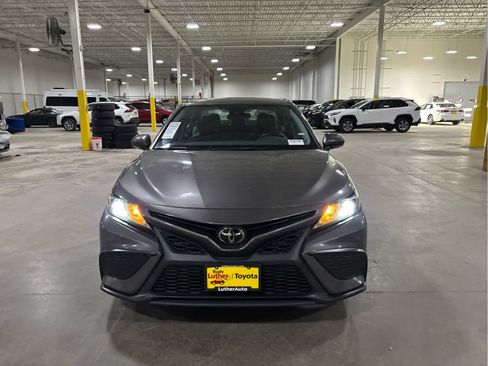 Used 2023 Toyota Camry SE FWD image 2