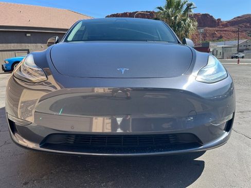 Used 2021 Tesla Model Y Long Range AWD/4WD image 25