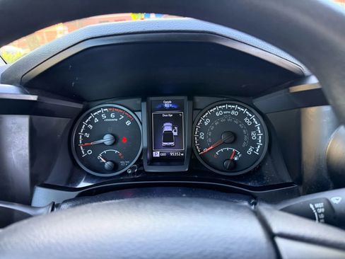 Used 2020 Toyota Tacoma SR image 22