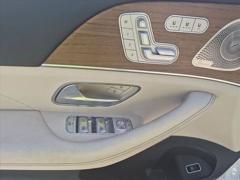 Certified 2023 Mercedes-Benz GLS 450 4MATIC image 11
