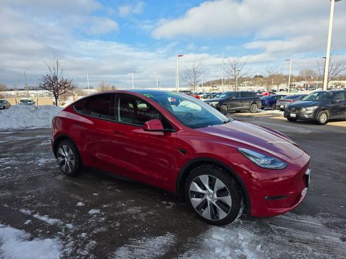 Used 2021 Tesla Model Y Long Range image 3