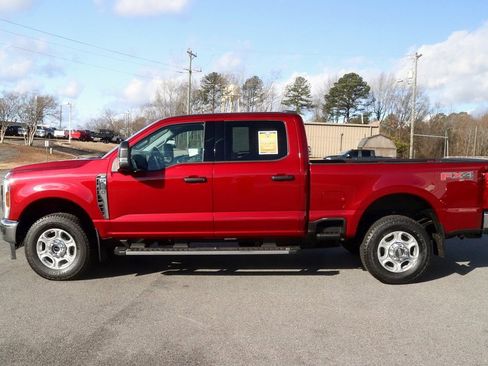 Used 2025 Ford F250 XLT image 4