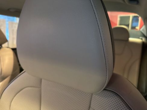 Used 2021 Hyundai Elantra Limited image 26