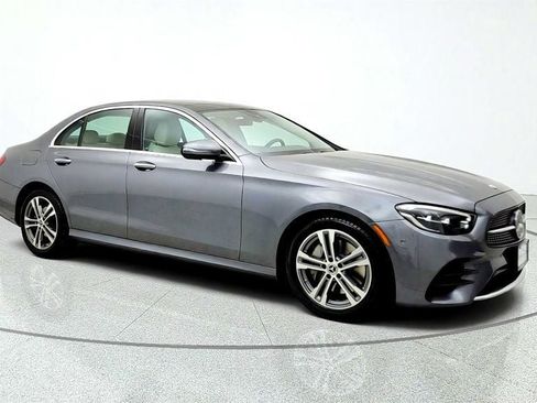 Used 2022 Mercedes-Benz E 350 4MATIC Sedan image 3