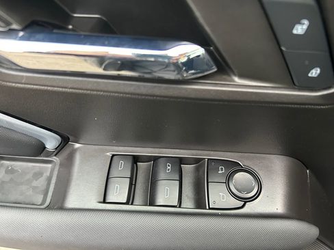 Used 2024 Chevrolet Colorado Z71 w/ Z71 Convenience Package 2 image 23