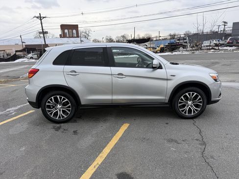 Used 2019 Mitsubishi Outlander Sport ES image 6