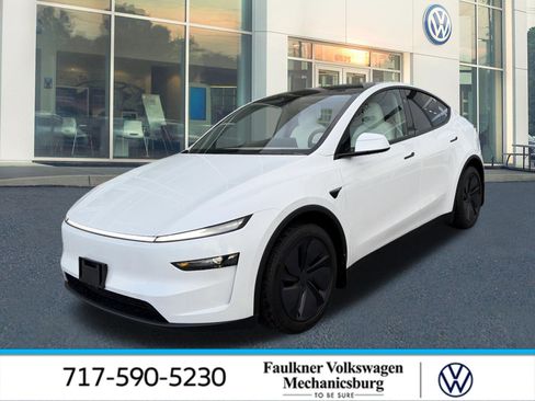 Used 2026 Tesla Model Y image 1
