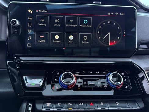 Used 2025 GMC Sierra 2500 AT4 image 39