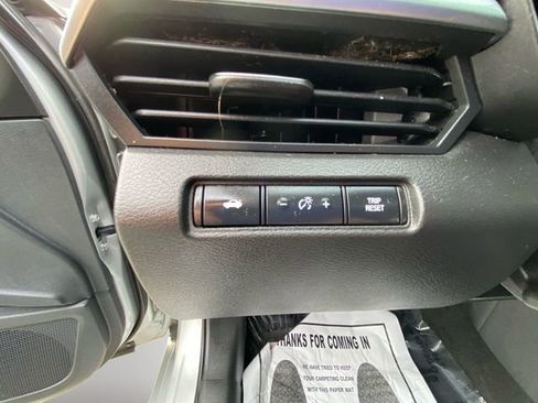 Used 2024 Nissan Altima 2.5 SV image 18