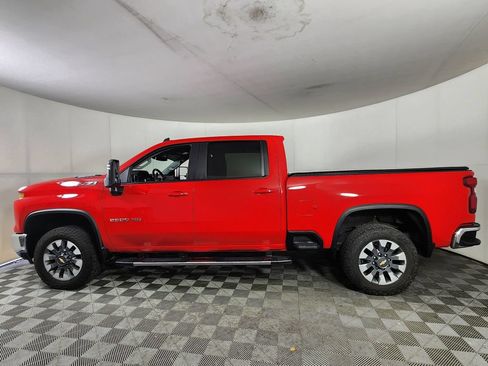 Used 2024 Chevrolet Silverado 2500 LT AWD/4WD image 4