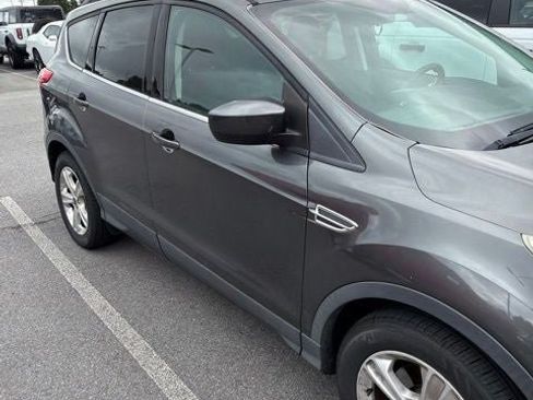Used 2016 Ford Escape SE w/ Equipment Group 201A AWD/4WD image 13