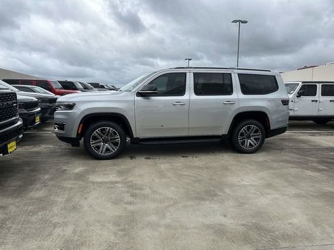 New 2024 Jeep Wagoneer 4WD w/ Premium Group I image 3