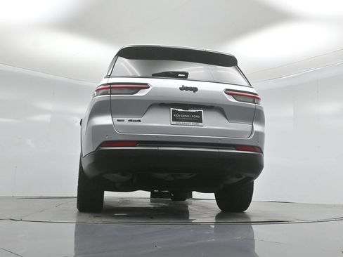 Used 2021 Jeep Grand Cherokee L Laredo AWD/4WD image 47