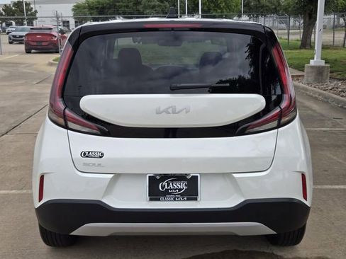 Used 2025 Kia Soul LX image 5